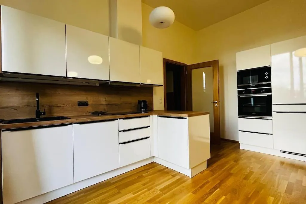 Apartment Holesovice, Garden, Garage 프라하 0*,  체코