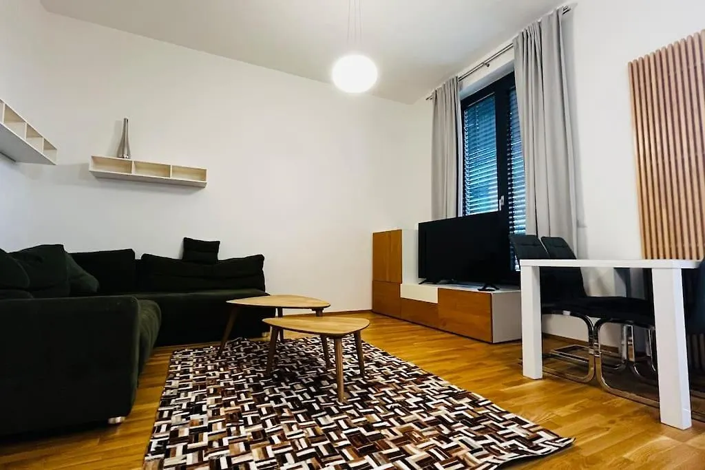 Apartment Holesovice, Garden, Garage Prague
