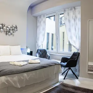 https://the-royals-downtown.inbudapesthotels.com