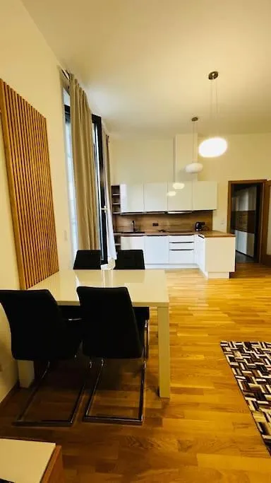 Apartment Holesovice, Garden, Garage Praha