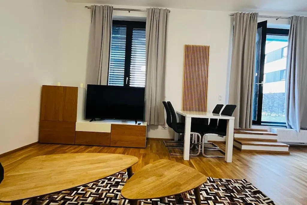 Apartment Holesovice, Garden, Garage Praha 0*,